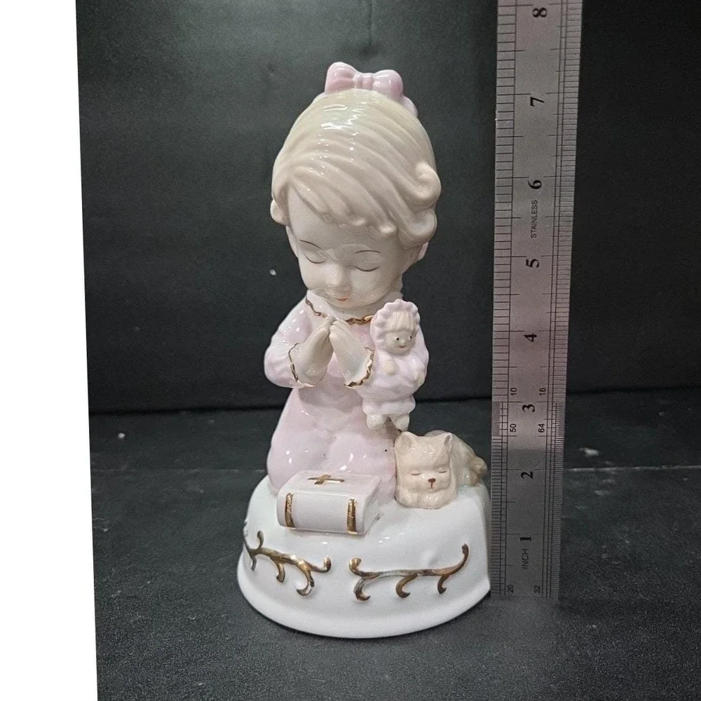 Sankyo Bedtime Prayer Praying Girl With Cat‎ & Bible Figurine, Porcelain Statue
